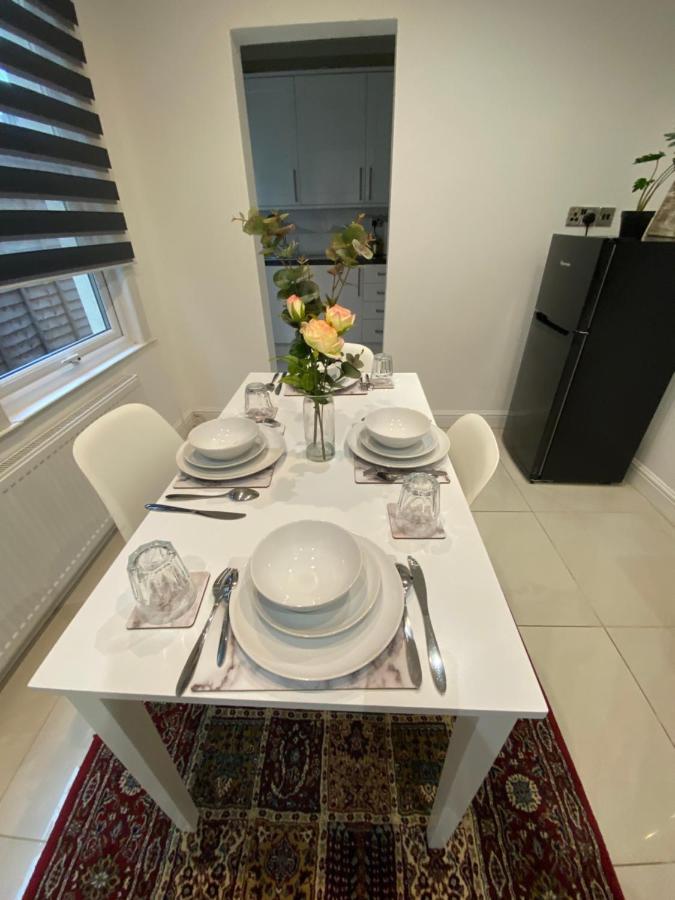 B&T Pleasure Homes - Southend 外观 照片