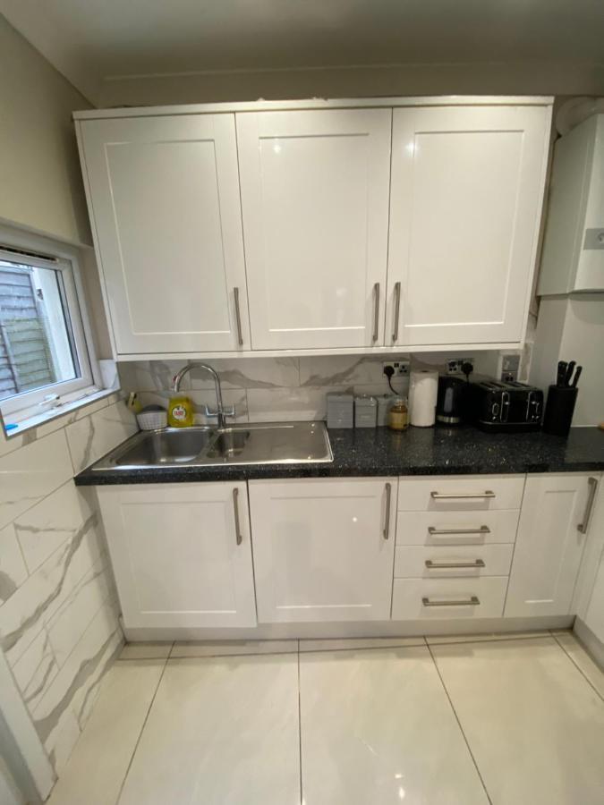 B&T Pleasure Homes - Southend 外观 照片